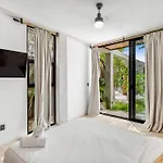 Lux Toh Villa, Rooftop Pool, Wifi, Transport Apartamento *
