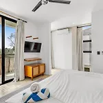 Lux Toh Villa, Rooftop Pool, Wifi, Transport Apartamento