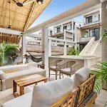 Lux Toh Villa, Rooftop Pool, Wifi, Transport *