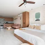Hotel Jade