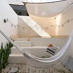 Hotel Jade