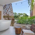 Jade * Tulum