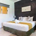 Scarlette Hotel