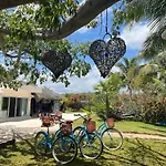 El Paraiso Hotel