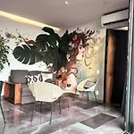 Apartahotel Iik By Groovy Stays- A Hip Condo-hotel With Wifi, Rooftop, Pool, Sleeps 6
