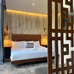 Iik By Groovy Stays- A Hip Condo-hotel With Wifi, Rooftop, Pool, Sleeps 6 Apartahotel