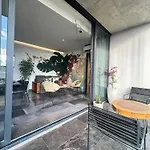 Iik By Groovy Stays- A Hip Condo-hotel With Wifi, Rooftop, Pool, Sleeps 6 4*
