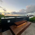 Iik By Groovy Stays- A Hip Condo-hotel With Wifi, Rooftop, Pool, Sleeps 6 Apartahotel