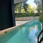 Apartahotel Iik By Groovy Stays- A Hip Condo-hotel With Wifi, Rooftop, Pool, Sleeps 6