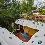 Maison Hotel 3*