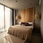 Villa Luxury Twin Villas, 4 Private Pools, 2 Rooftops, Bbq, Near