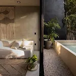 Luxury Twin Villas, 4 Private Pools, 2 Rooftops, Bbq, Near Villa *