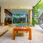 Apartment Tanah Manor