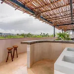 Paradise In Ph With Jacuzzi And Stunning Views Apartment *
