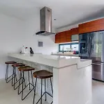 Paradise In Ph With Jacuzzi And Stunning Views Apartment
