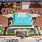 Jungle Sky Jacuzzi Condo Beach Club Access