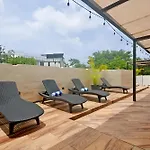 Departamento amplio con balcon y mini alberca privada