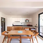 Departamento amplio con balcon y mini alberca privada