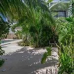 1 Bd Luxury Suite With Balcony In Trendy La Veleta