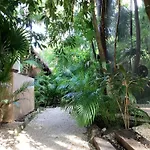 Yaxchen Tulum Cabañas&Cenote
