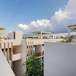 Luxury 2 Story Penthouse La Veleta 3Br Hydro Tub