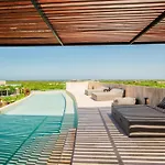 Luxury 2Br Ph Pools, Coworking & Close To Beach