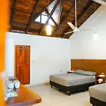 Complejo En Avenida Tulum