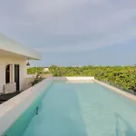 Alberca y balcon privado a 6 minutos de la playa