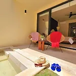 Loch By Bunik Aparthotel 3*