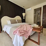 Aparthotel Loch By Bunik 3*