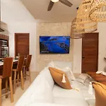 Serene Condo Tulum, Pool, Gym, Holistika