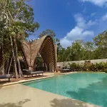 Serene Condo Tulum, Pool, Gym, Holistika