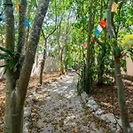 Centro Holiday Home - Steps To Downtown Hot Spots