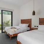 Asana Leaf Tulum