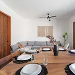 Villa Asana Leaf
