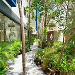 Bright 1 Bd Suite With Balcony