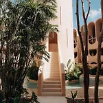 Babel Aparthotel 3*