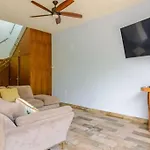 Сasa de vacaciones Unwind At Magdalena, Private With 3 Bedrooms, Rooftop Pool And Fast Wi-fi For Digital Nomads Tulum