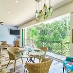 Unwind At Magdalena, Private With 3 Bedrooms, Rooftop Pool And Fast Wi-fi For Digital Nomads Сasa de vacaciones *