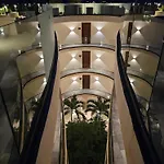 2 Bedroom In Mistiq Gardens With Pool And Gym