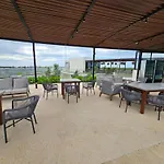 Apartamento 2 Bedroom In Mistiq Gardens With Pool And Gym *