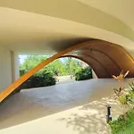 2 Bedroom In Mistiq Gardens With Pool And Gym