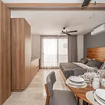 King With Private Balcony, Rooftop Pool, Gym *