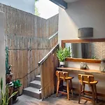 Luxury Vibes Pool With Jacuzzi Concierge 5br