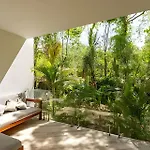 Oasis Yaaxlum Tulum