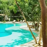Oasis Yaaxlum