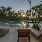 Oasis Yaaxlum