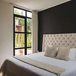 Luxe 8Br Double Villa, Gated, Patio & Pool