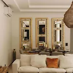 Luxe 8br Double Villa, Gated, Patio & Pool