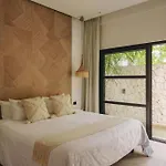 Luxe 8br Double Villa, Gated, Patio & Pool Сasa de vacaciones *